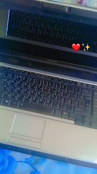 notbuk gence: Toshiba Satellite noutbuk - Model: Toshiba Satellite (etiketdə “Model