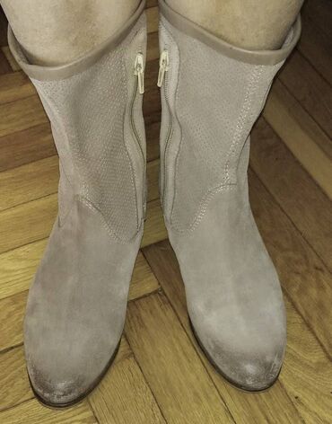 Ostala ženska obuća: Letnje italijanske kožne čizme kao nove 37 Italijanske čizme — 10