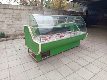 Soyuducu vitrinləri: Soyuducu vitrin – şüşəli, ön tərəfdən məhsul göstərimi üçün geniş — 4