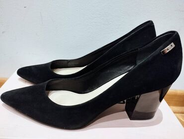 Ostale cipele: Calvin Klein original cipele 39.5 Savršene salonke Calvin Klein od — 2