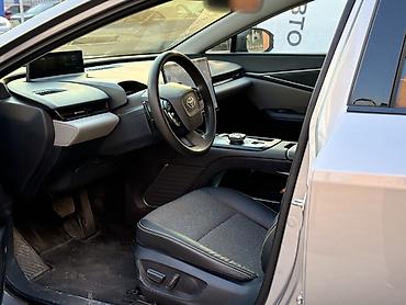 ram trx: Toyota bZ5: 2025 г., Электромобиль, Кроссовер — 3