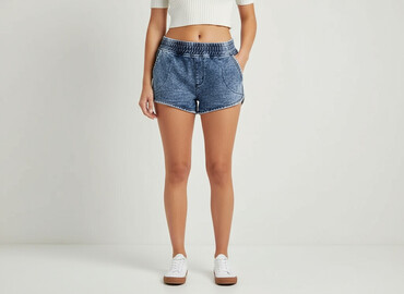 fajne krótkie spodenki: Shorts for women, size XL