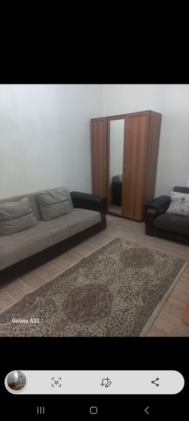 Qonaq otağı dəstləri: İşlənmiş, Divan, Kredit yoxdur