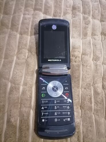 Motorola: Motorola preklopni telefon (RAZR serija) - Klasični preklopni dizajn — 9