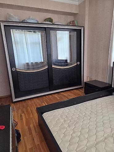 bedroom: İkinəfərlik çarpayı, 2 tumba, İşlənmiş — 2