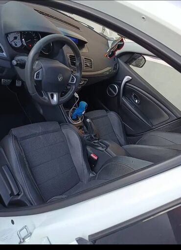 Renault Megane: 1.5 л | 2013 г. Хэтчбэк