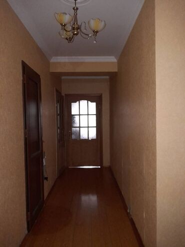 Uzunmüddətli kirayə mənzillər: Razin Akkortda 2 ci mərtəbədə əşyalı mənzil kirayə verilir. Mənzil — 12