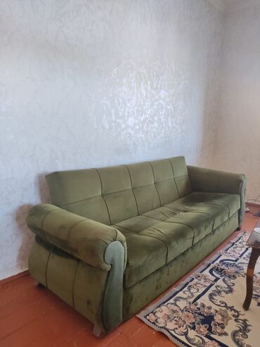 Masalar: Divan satılır 85₼. Yaxşı vəziyyətdədir. Açılır bazası var.Ünvan
