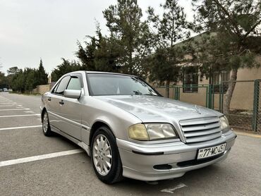 Mercedes-Benz: Mercedes-Benz 220: 2.2 l | 1995 il Sedan — 10