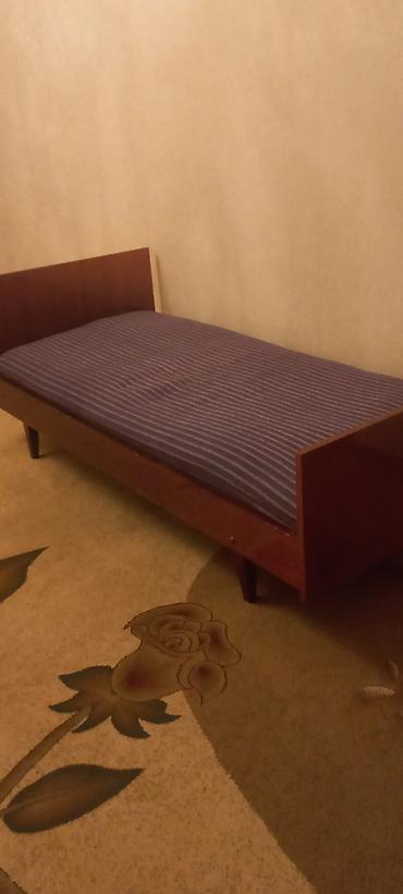 paneli: Taxta tək nəfərlik çarpayı - Material: taxta karkas, taxta başlıq və — 1