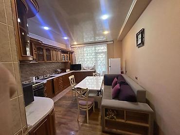 ev kirayesi baki: İcarəyə verilir 3 otaqlı yeni tikili 100 m², 8 Noyabr m. Kateqoriya — 5