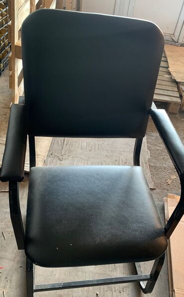 табуретка на фит: Новые стулья (кресла ) -2шт. Мягкая обивка, корпус надёжный