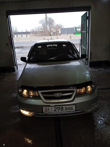 Daewoo: Daewoo Nexia: 2010 г., 1.6 л, Механика, Бензин, Седан