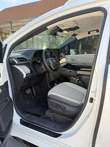 тайота хилюкс: Toyota Sienna: 2023 г., 2.5 л, Автомат, Гибрид, Минивэн — 10