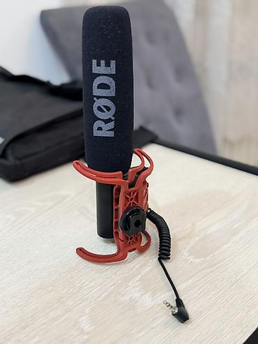 mikrofon wireless: -Səliqəli istifadə olunub, tam işlək vəziyyətdədir. Səs yazılışı çox — 3