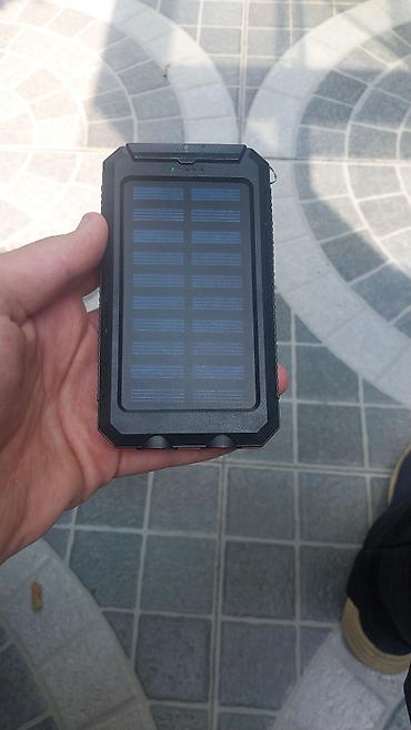 gunəş projektoru: Günəş enerjili powerbank – açıq hava və səyahət üçün Xüsusiyyətlər: - — 2
