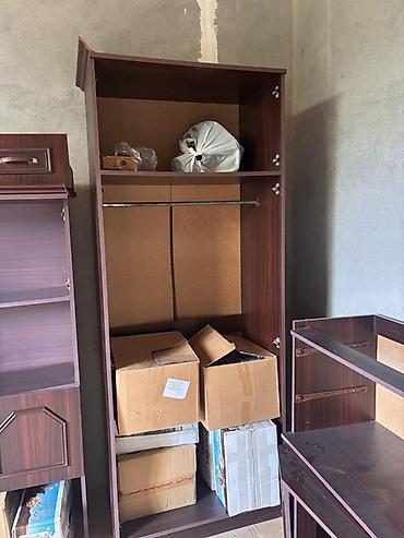suvenir samovar: Qonaq otağı/dolu yataq dəsti üçün qəhvəyi ağac teksturalı mebel paketi — 2
