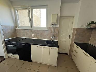 Prodaja stanova: Trosoban stan u Zrenjaninu, naselje Bagljaš Stan je na 8/10 spratu — 2