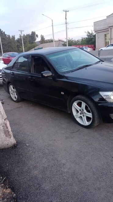 Транспорт: Lexus IS: 2 л | 2003 г. | Седан | Хорошее