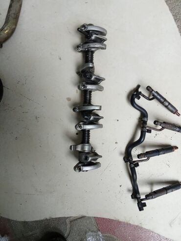 Sbor motorlar və silindr başlıqları: ISUZU dizel mühərriki üçün komple silindr başlığı və əlavə hissələr - — 4