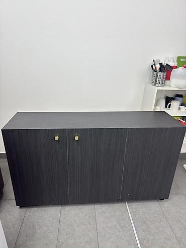 polovni ormari olx: Komoda sa 3 vrata 
135cmx72cmx35cm
(sa manjim ostecenjem) — 1