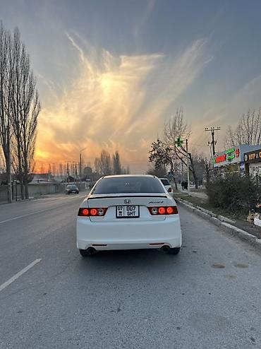 бюджетные авто: Honda Accord: 2002 г., 2.4 л, Автомат, Бензин, Седан — 5