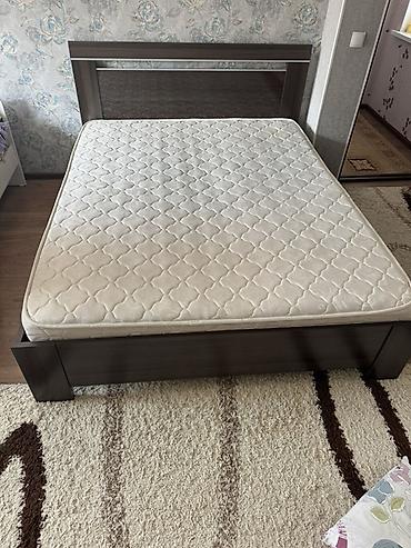 office table: Двуспальная кровать с матрасом б/у Шатура хорошего качества — 2