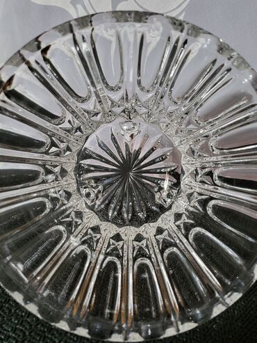 Ostalo posuđe: Bombonijera nova kristal Zajecar 70te. Kristalna bombonijera,na tri na lalafo.rs — 8 Ostalo posuđe: Bombonijera nova kristal Zajecar 70te. Kristalna bombonijera,na tri — 8