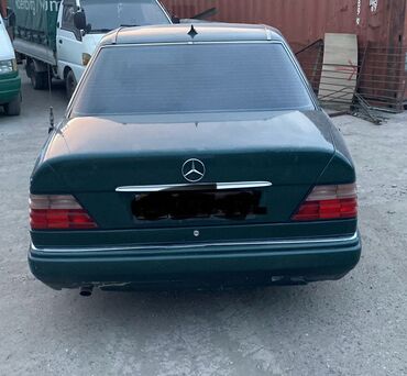 Mercedes-Benz: Mercedes-Benz E-Class: 1995 г., 2 л, Механика, Бензин, Седан