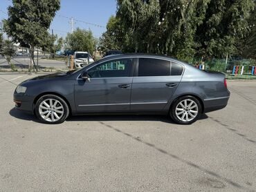 Volkswagen: Volkswagen Passat: 2 l | 2010 il Sedan — 5
