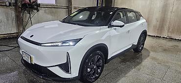 Другой электротранспорт: Электромобиль кроссовер (белый кузов, черная крыша) DONGFENG AEOLUS L7 — 3