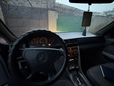 Mercedes-Benz: Mercedes-Benz W124: 1993 г., 2.2 л, Робот, Бензин, Седан — 15