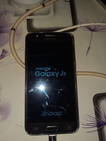 Samsung: Samsung Galaxy J5