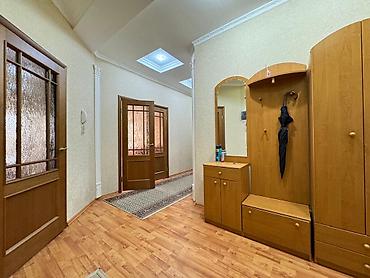 flat osh: 🏡 Сдаётся 4-комнатная квартира на длительный срок 📍 Район: Южный — 7