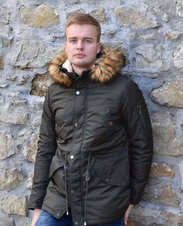 Ostale jakne: Skida se krzno sa kape
M do xxl
5500din — 2