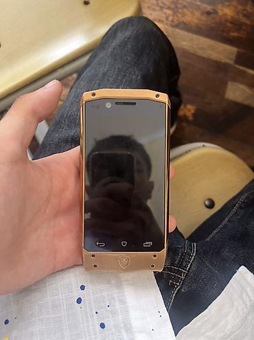 mobil kondisaner: Tonino Lamborghini Antares Android smartfon ötən illərdə istehsal — 2