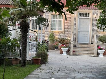 Həyət evləri və villaların satışı: Məmmədli 3 otaqlı, 120 kv. m, Yeni təmirli