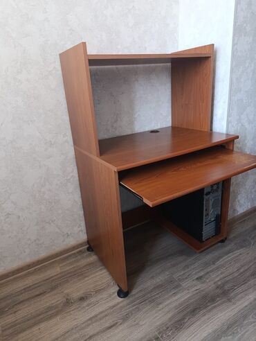 komputer stolları: Sifarisle yigilibdi. Komputer masasidi. ders masasi kimide istifade