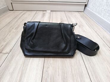 женские сумки из крокодиловой кожи: Турецкая женская кожанная качественная сумка, в хорошем состоянии