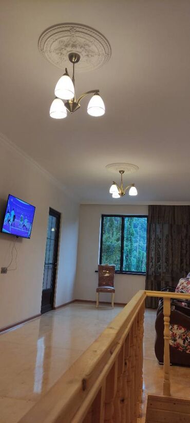 Günlük kirayə evlər: 152 kv. m, 4 otaqlı, Kanalizasiya, Kombi, Qaz — 4