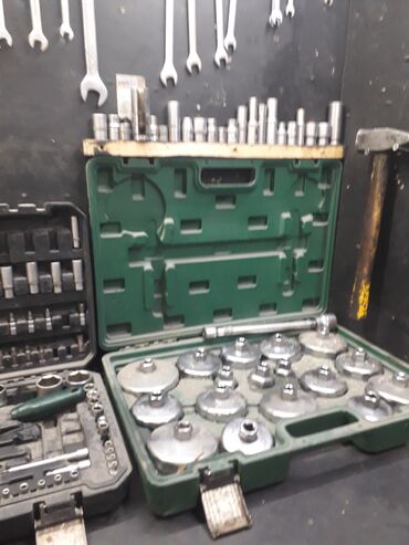 Digər alət dəstləri: Peşəkar mexaniki alətlər dəsti və asma panel Məhsulun tərkibi: - — 5