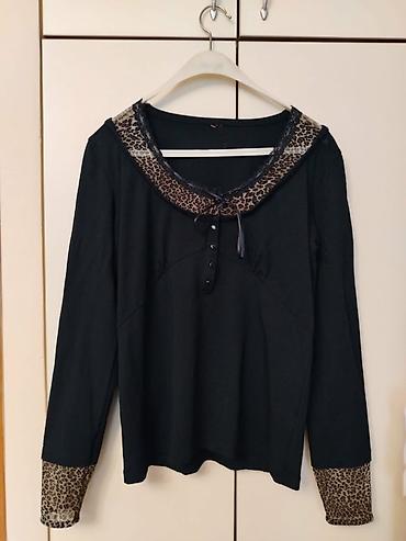 armani code: Ženska bluza sa dugim rukavima, crna, sa detaljima u leopard printu. - — 1