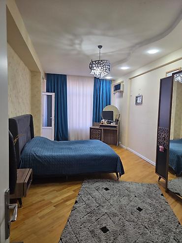 agsuda ev satilir: 3 otaqlı, Yeni tikili, m. Neftçilər, 105 kv. m — 3