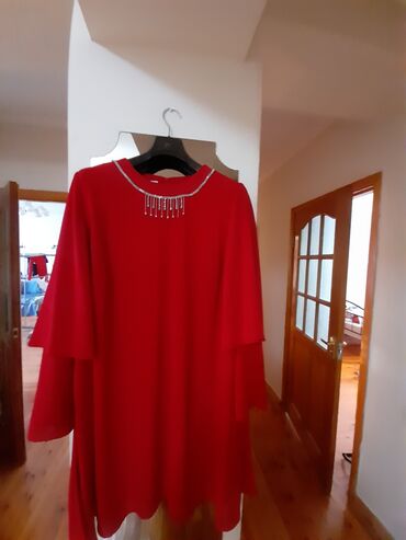 красная платья: Вечернее платье, Пышное, Короткая модель, Шифон, С рукавами, Камни, 2XL (EU 44), 3XL (EU 46)