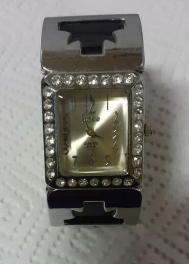 Personal Items: Zenski sat u ispravnom stanju rasprodaja zato su te cene