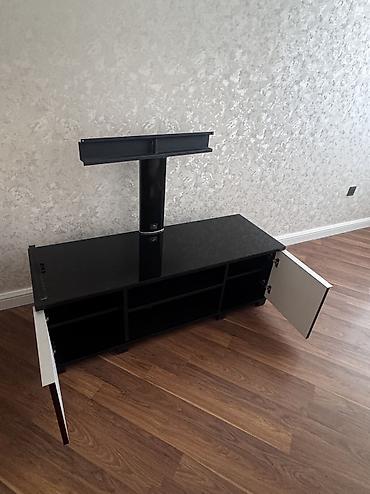 televizor altlığı alcipandan: TV stendi və divar braketi ilə birlikdə - Material: yüksək möhkəmliyə — 2
