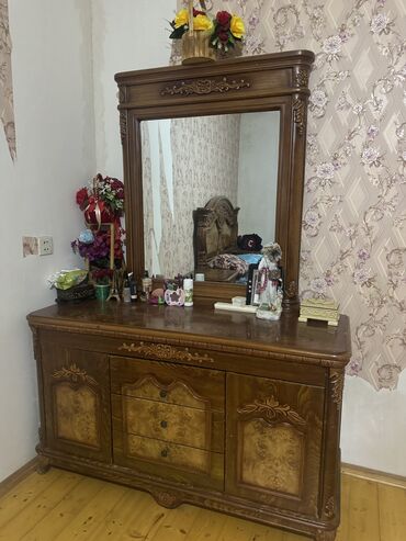 2 ci əl mebel: Tecili satilir 2 ci əl isdeyen olsa vacab nömresiyle elaqe saxlasin