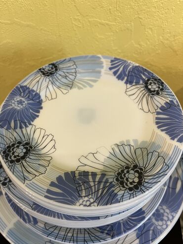 ёлки голубые: Продаю очень красивые тарелки в отличном состоянии, 19 шт. Турция