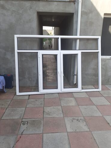 aluminum qapi pencere: Пластиковое окно Б/у