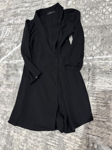 Брючные костюмы: Набор женской одежды в классическом стиле (4 предмета): 1) Черная — 12